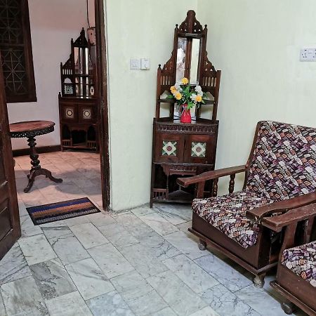 Crown Hotel Zanzibar ภายนอก รูปภาพ