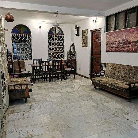 Crown Hotel Zanzibar ภายนอก รูปภาพ