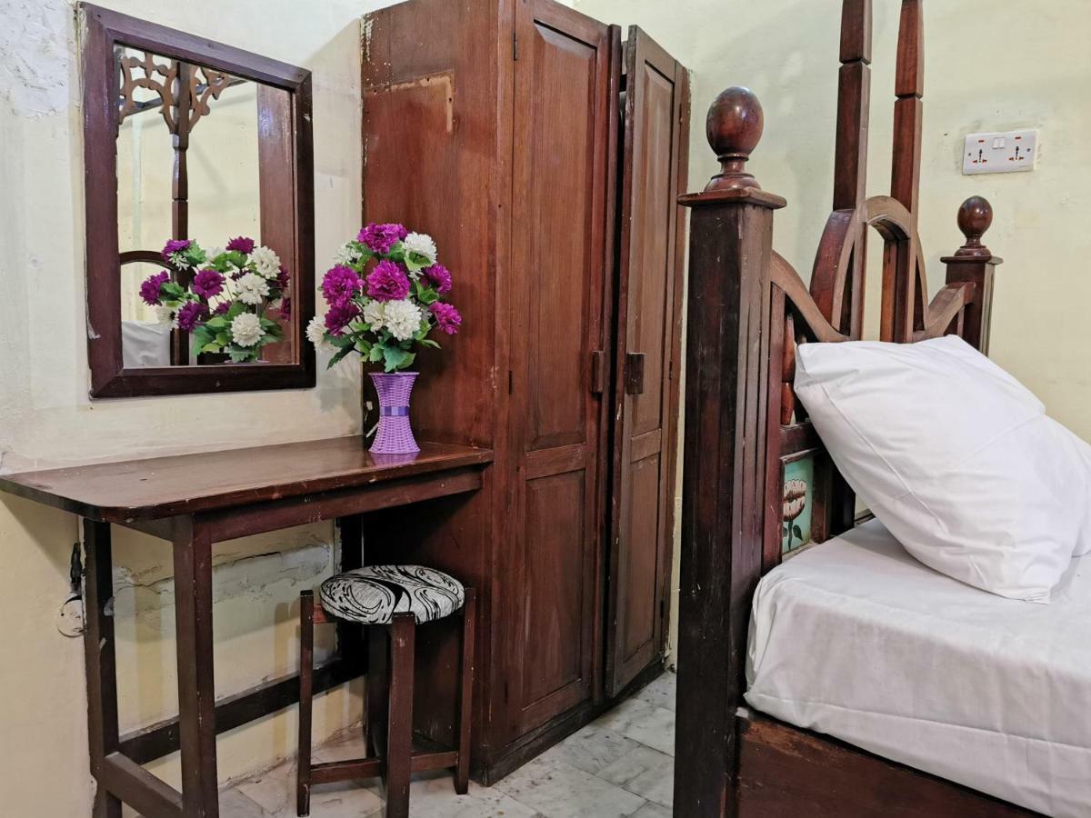 Crown Hotel Zanzibar ภายนอก รูปภาพ