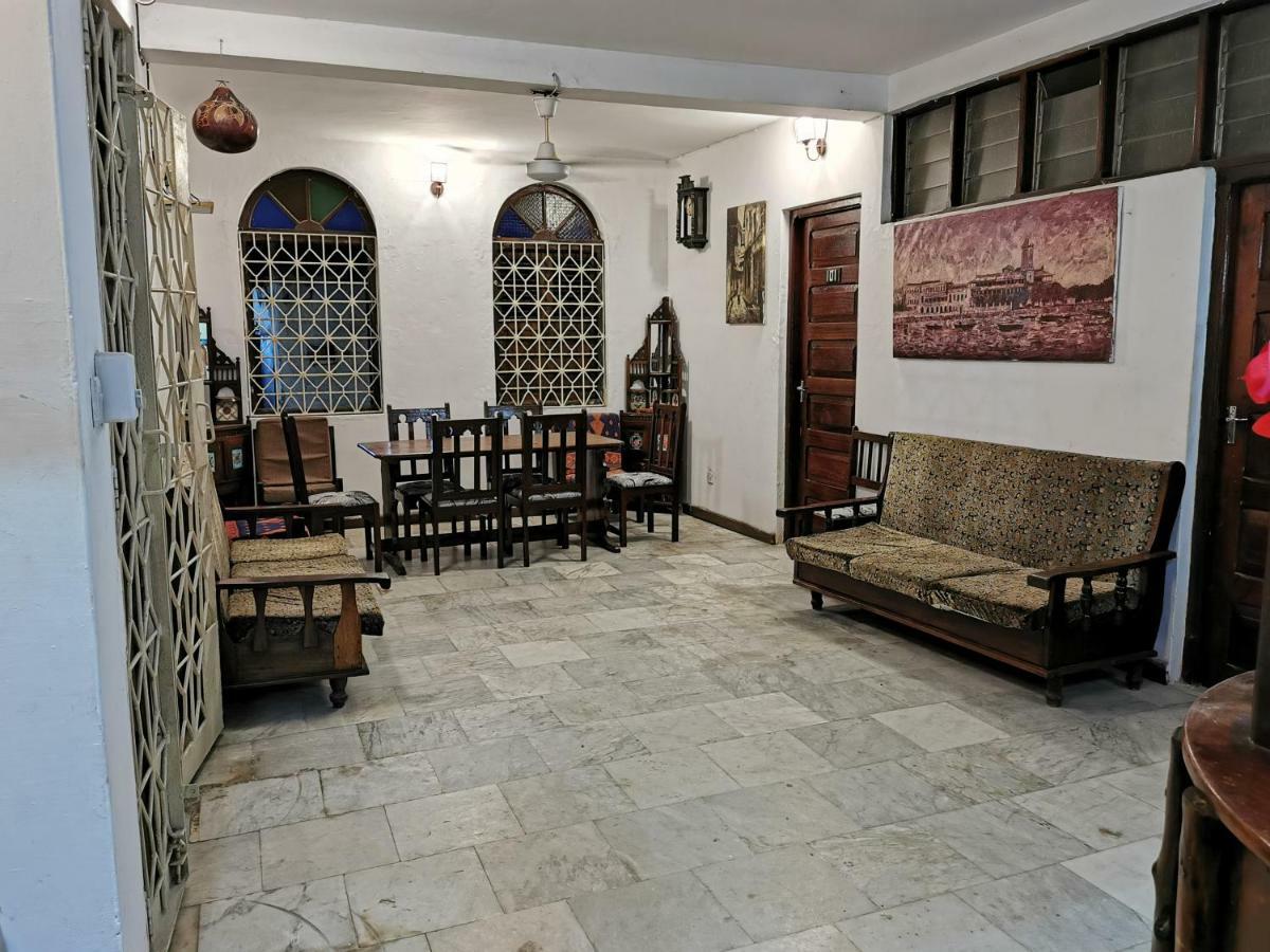 Crown Hotel Zanzibar ภายนอก รูปภาพ