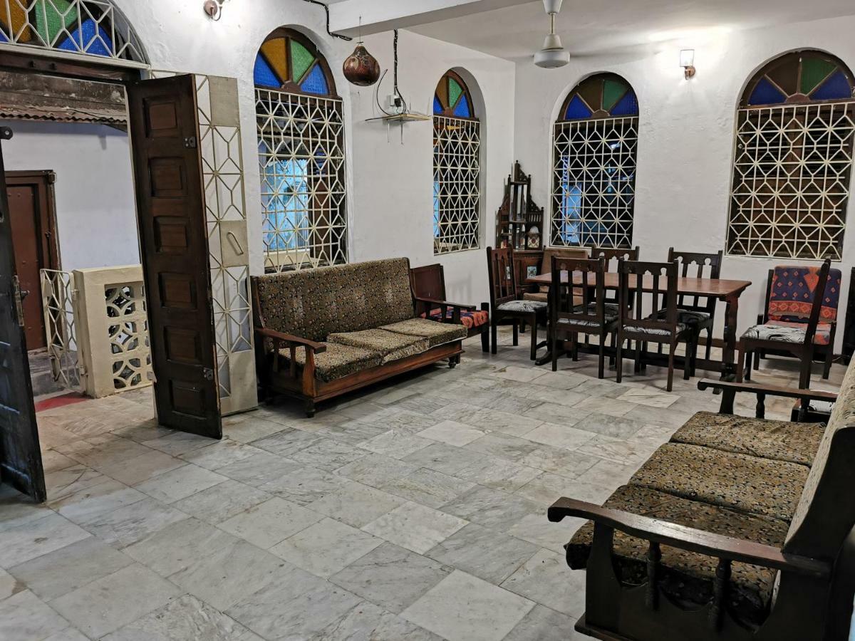Crown Hotel Zanzibar ภายนอก รูปภาพ