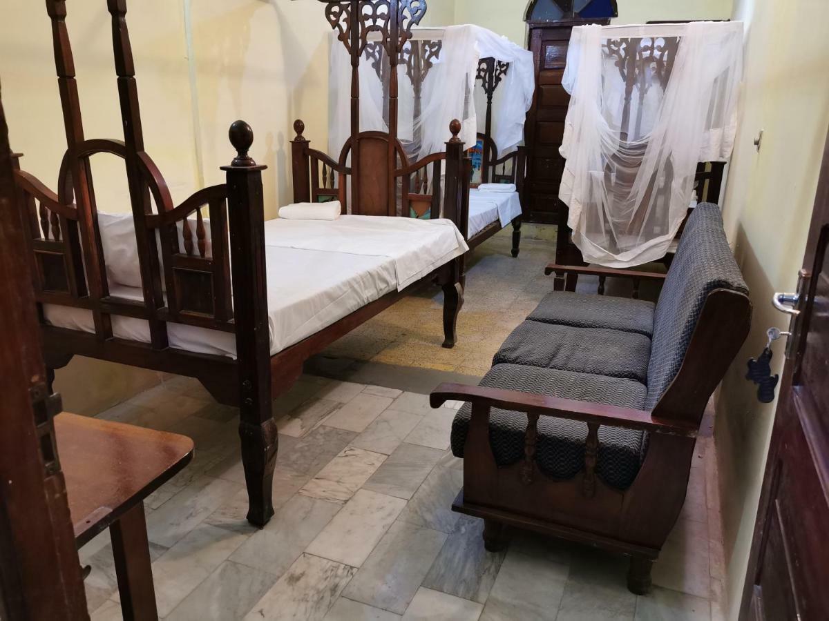 Crown Hotel Zanzibar ภายนอก รูปภาพ
