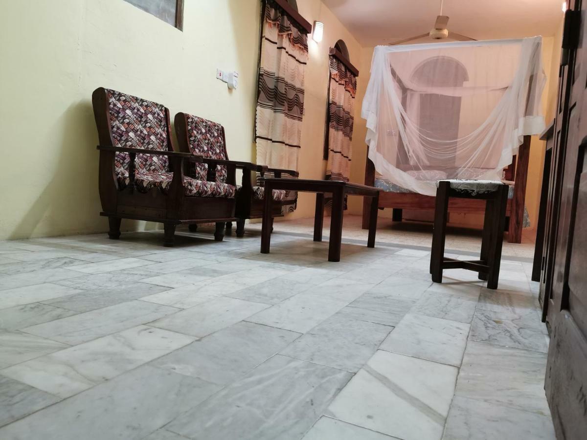 Crown Hotel Zanzibar ภายนอก รูปภาพ